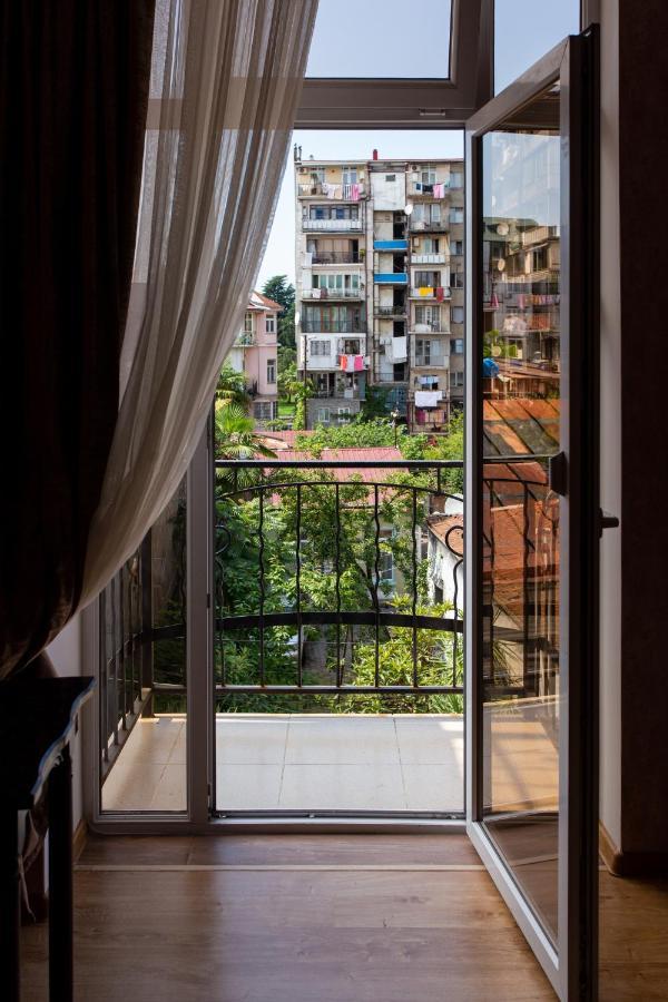 Apartments In The Historical Center Of Batumi, Near The Seaside Park Екстер'єр фото