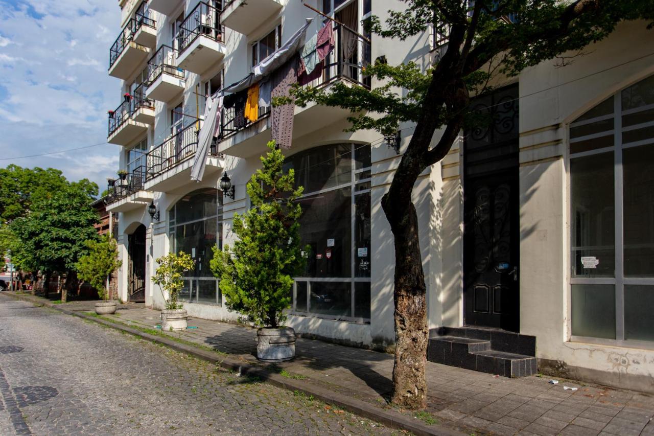 Apartments In The Historical Center Of Batumi, Near The Seaside Park Екстер'єр фото