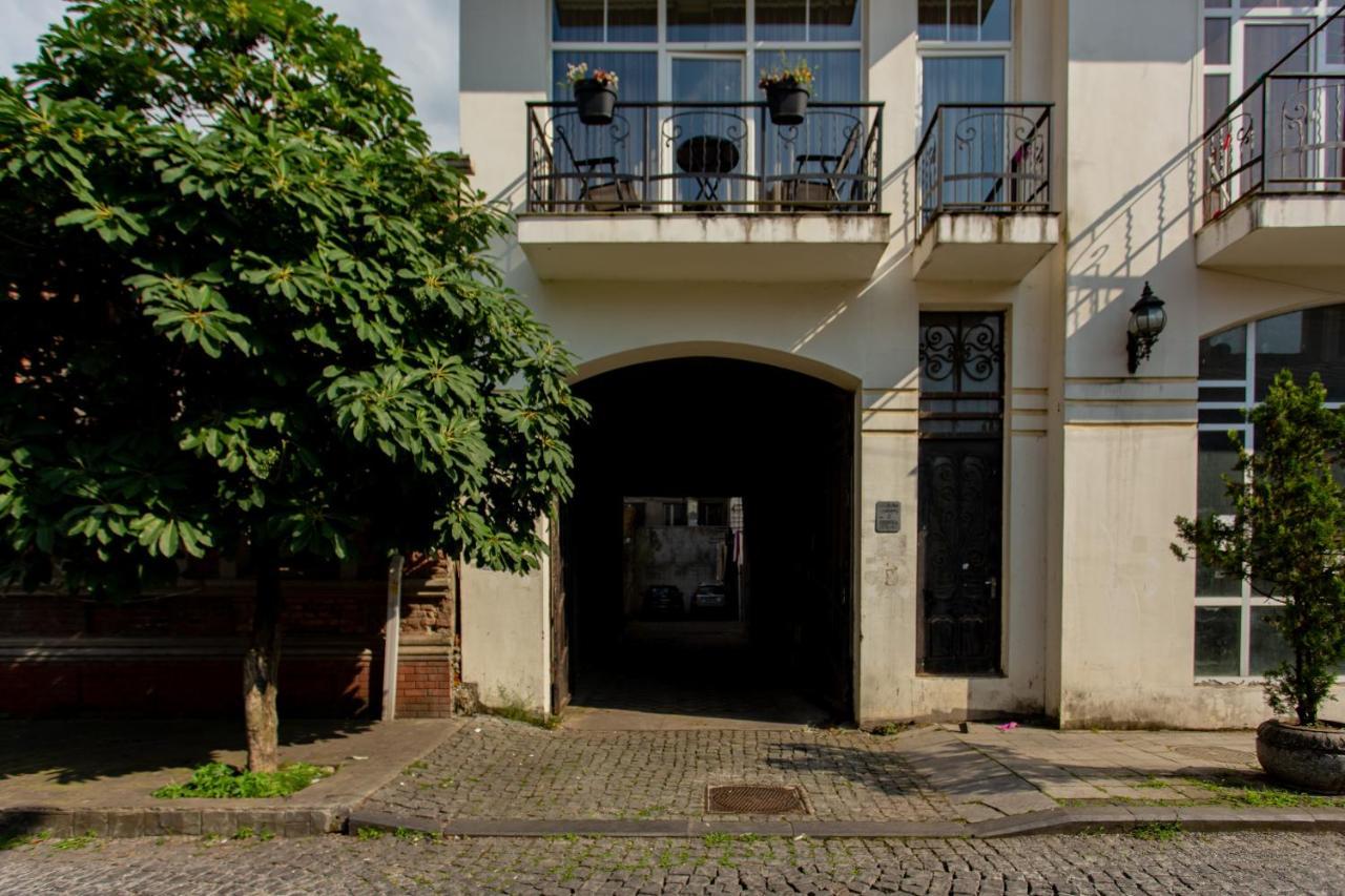 Apartments In The Historical Center Of Batumi, Near The Seaside Park Екстер'єр фото