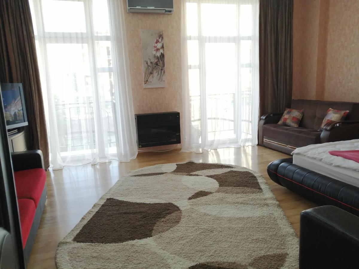 Apartments In The Historical Center Of Batumi, Near The Seaside Park Екстер'єр фото